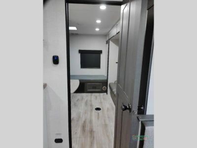 2026 Venture RV SportTrek — photo 27 view