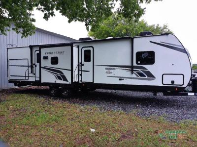 2026 Venture RV SportTrek — photo 7 view