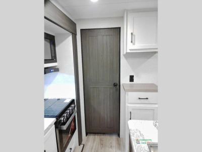2026 Venture RV SportTrek — photo 40 view