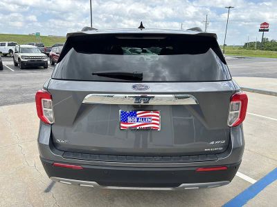 2023 Ford Explorer — rear three-quarter view