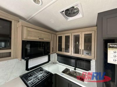2026 Forest River RV Rockwood Signature - Photo 14