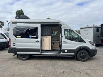2027 Thor Motor Coach TALAVERA — photo 18 view