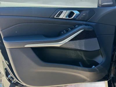2026 BMW X5 — photo 21 view