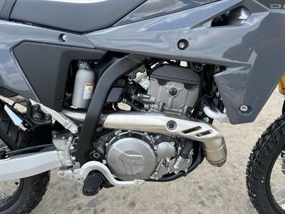 2025 Suzuki DR-Z4S - Photo 11