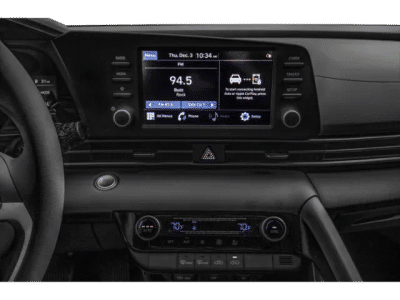 2023 Hyundai Elantra - Photo 7