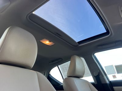 2013 Lexus CT 200h - Photo 17