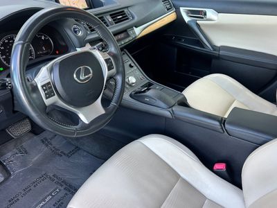2013 Lexus CT 200h - Photo 11