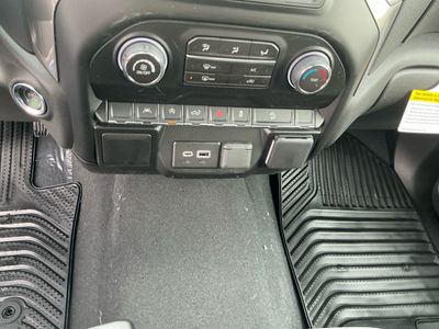 2026 Chevrolet Silverado 1500 — photo 13 view