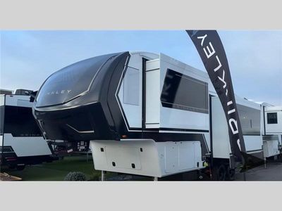 2026 Brinkley Model Z - Photo 3