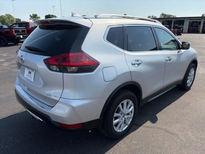 2018 Nissan Rogue — detail view