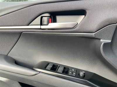 2026 Toyota Camry - Photo 4