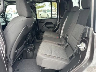 2026 Jeep Gladiator — photo 38 view