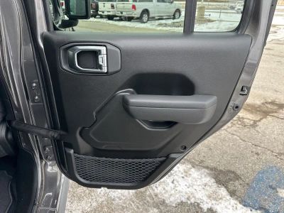 2026 Jeep Gladiator — photo 40 view