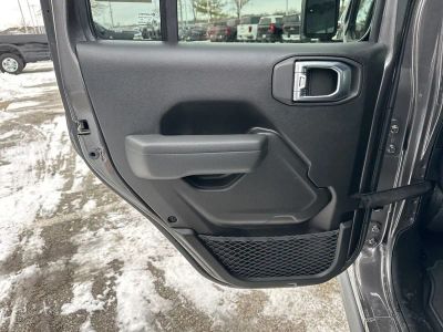 2026 Jeep Gladiator — photo 36 view