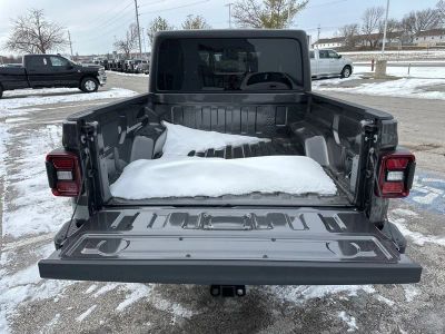 2026 Jeep Gladiator — photo 35 view