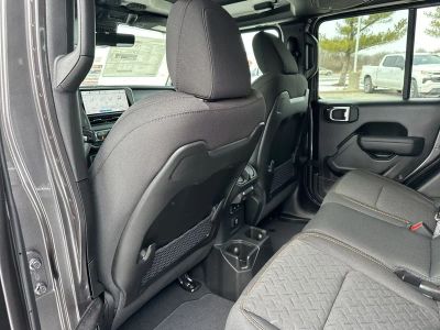 2026 Jeep Gladiator — photo 37 view