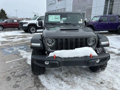 2026 Jeep Gladiator — photo 9 view