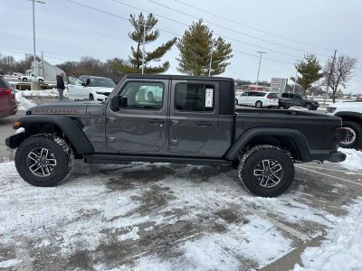2026 Jeep Gladiator — photo 16 view
