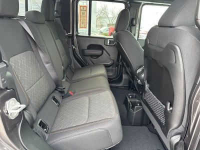 2026 Jeep Gladiator — photo 42 view