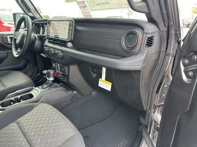 2026 Jeep Gladiator — photo 48 view