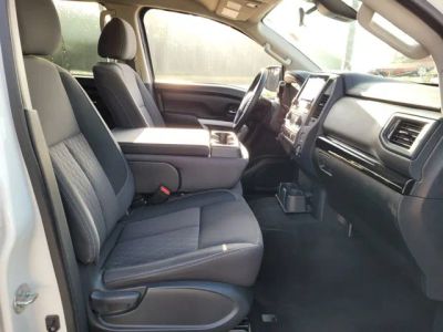 2024 Nissan Titan — photo 14 view