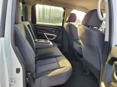 2024 Nissan Titan — photo 13 view