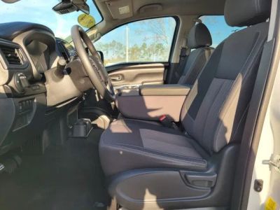 2024 Nissan Titan — photo 9 view