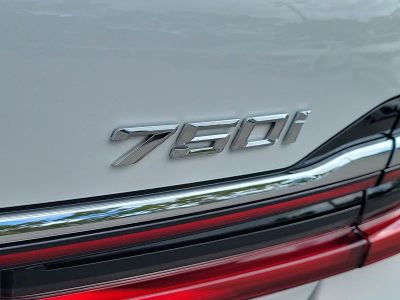 2022 BMW 7 Series — detail view