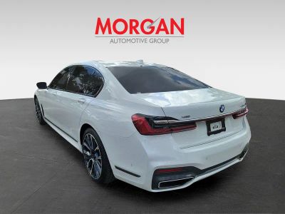 2022 BMW 7 Series — rear three-quarter view