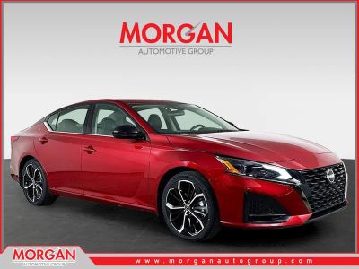2023 Nissan Altima 2.5 SR in Scarlet — front three-quarter view