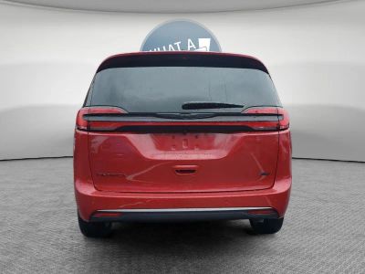 2026 Chrysler Pacifica — detail view