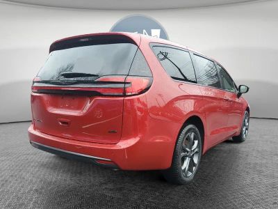 2026 Chrysler Pacifica — rear three-quarter view