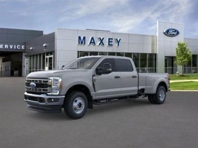 2026 Ford Super Duty F-350® XLT in Avalanche — front three-quarter view