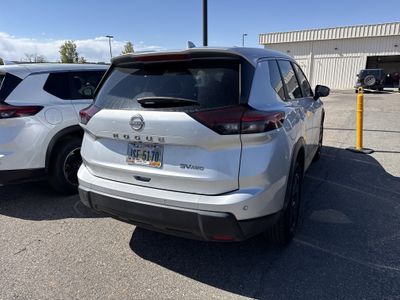 2024 Nissan Rogue - Photo 2