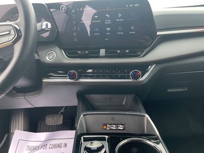 2025 Chevrolet Equinox — photo 13 view