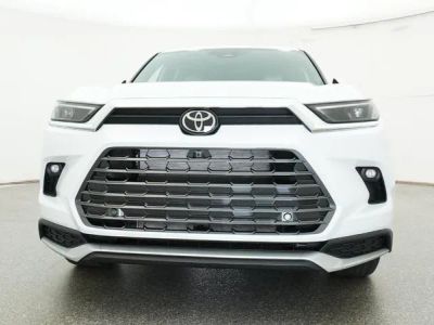 2026 Toyota Grand Highlander Hybrid - Photo 2