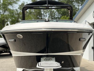 2025 Chaparral 247 SSX - Photo 11