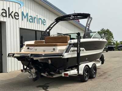 2025 Chaparral 247 SSX - Photo 6