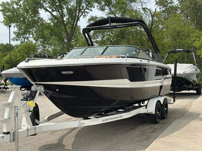 2025 Chaparral 247 SSX - Photo 9