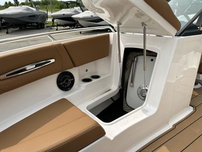 2025 Chaparral 247 SSX - Photo 31