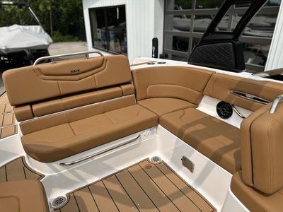 2025 Chaparral 247 SSX - Photo 17