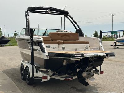 2025 Chaparral 247 SSX - Photo 8
