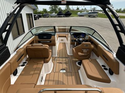 2025 Chaparral 247 SSX - Photo 13