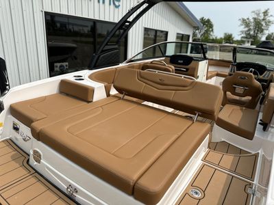 2025 Chaparral 247 SSX - Photo 16