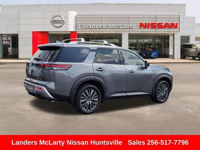 2025 Nissan Pathfinder - Photo 3