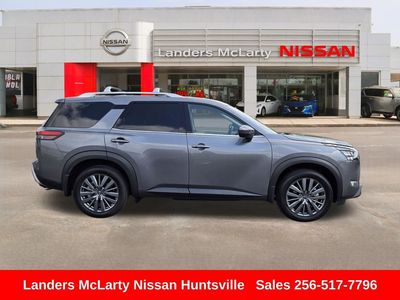 2025 Nissan Pathfinder - Photo 2