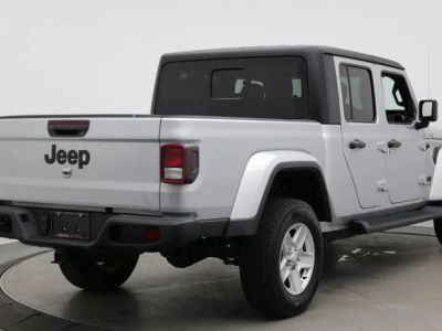 2023 Jeep Gladiator — photo 7 view