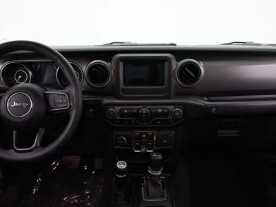 2023 Jeep Gladiator — photo 23 view