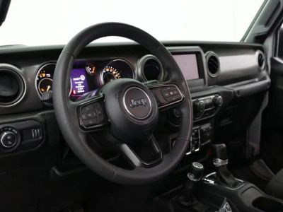 2023 Jeep Gladiator — photo 10 view