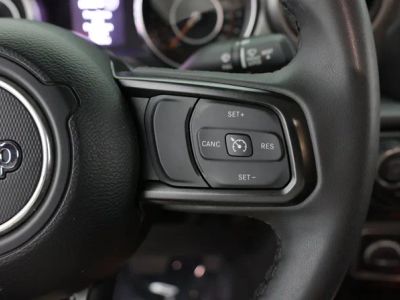 2023 Jeep Gladiator — photo 17 view